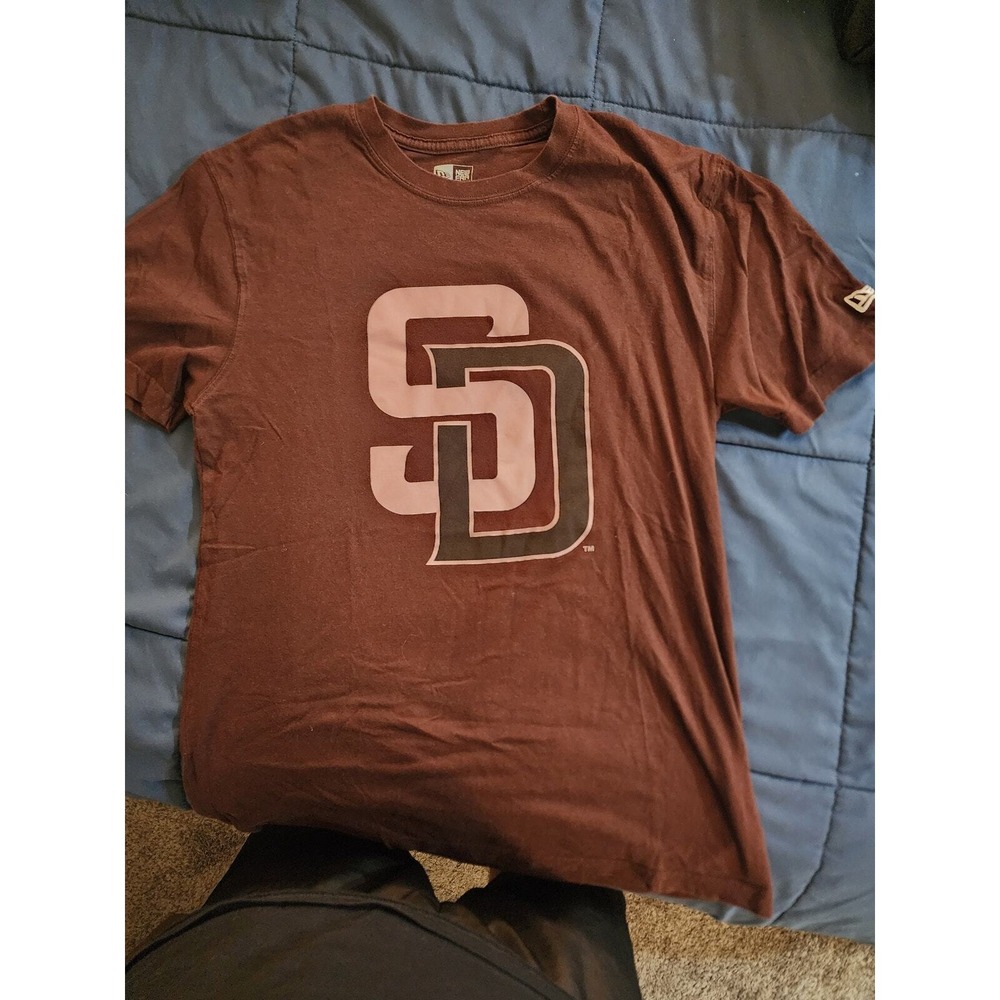 Women's San Diego Padres New Era Vintage style t-shirt Size Small
